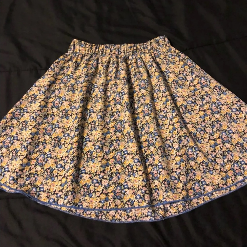 Women’s Cute Above The Knee Skirt